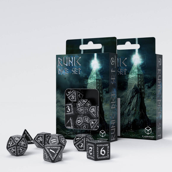 Q-workshop: Runic Black & White Dice Set (7)