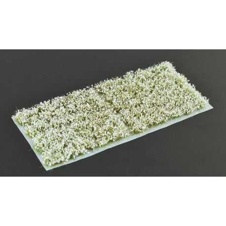 Gamer's Grass: White Flowers